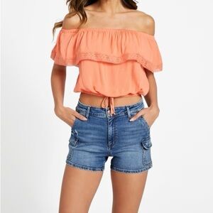 🌺SOLD! NEW GUESS Belize Off-Shoulder Crop Top – Size Medium in Sun Coral